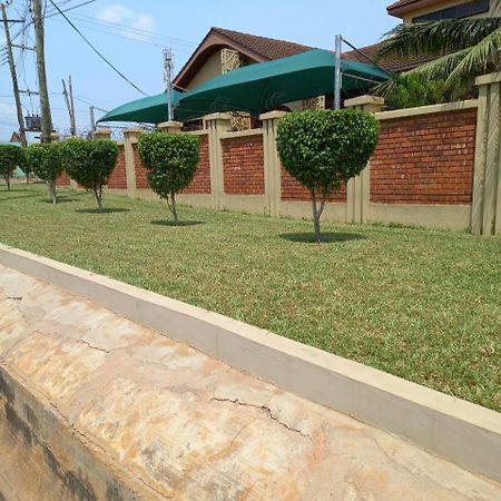 Benconi Lodge Accra Exterior photo