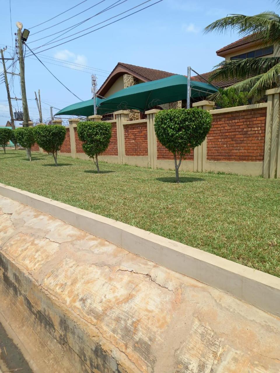 Benconi Lodge Accra Exterior photo