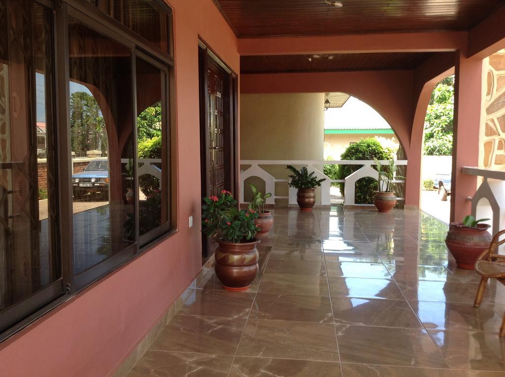 Benconi Lodge Accra Exterior photo
